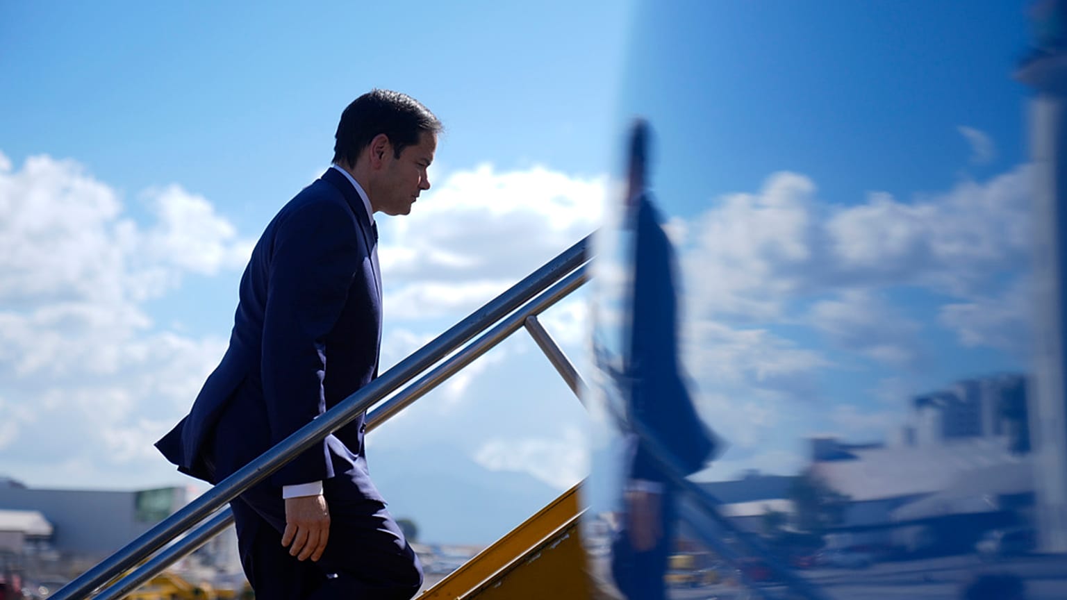 Marco Rubio felszáll a kormányzati gépre