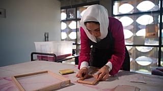 Die Pionierinnen der kreativen Branchen in Katar: von Kunst und Design bis hin zu Mode und Film