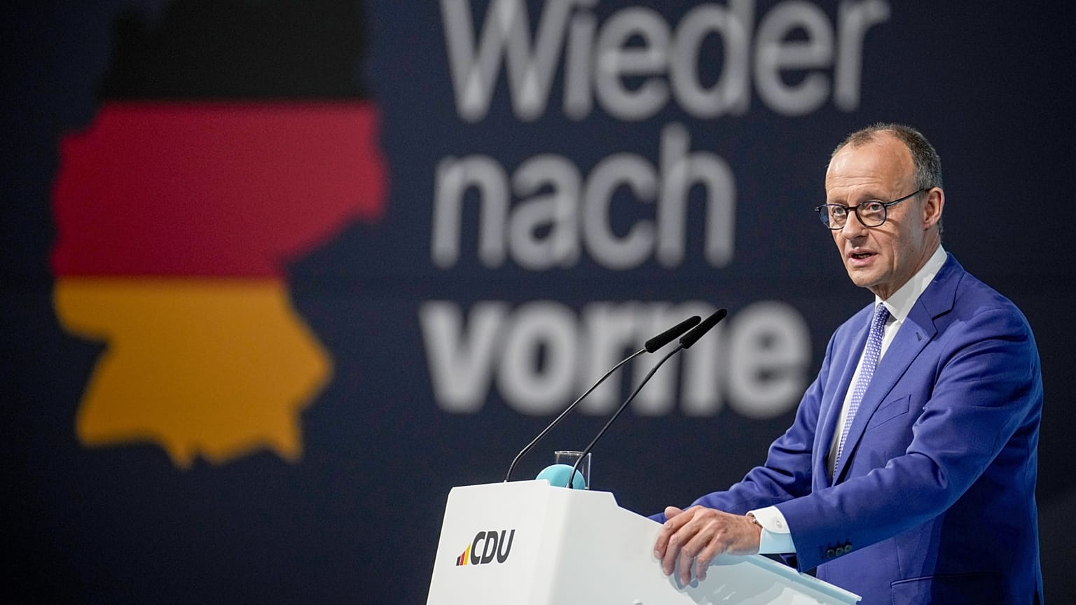 "Ismét előre" - hirdeti a CDU választási szlogenje Merz mögött