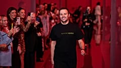 Gucci anuncia a saída do diretor criativo Sabato De Sarno a poucas semanas do próximo desfile em Milão 
