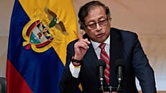 ARQUIVO: O presidente da Colômbia, Gustavo Petro, discursa durante a inauguração de uma sessão do Congresso em Bogotá, Colômbia, em 20 de julho de 2023.
