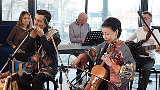 Los músicos kazajos que convierten sonidos tradicionales en obras maestras modernas