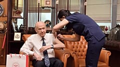 Milliyetçi Hareket Partisi (MHP) Genel Başkanı Devlet Bahçeli, COVID-19 pandemisine karşı hazırlanan yerli üretim TURKOVAC aşısını olurken, 6 Ocak 2022