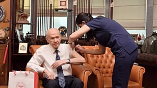 Milliyetçi Hareket Partisi (MHP) Genel Başkanı Devlet Bahçeli, COVID-19 pandemisine karşı hazırlanan yerli üretim TURKOVAC aşısını olurken, 6 Ocak 2022