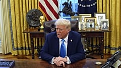 Donald Trump amerikai elnök a Fehér Ház ovális irodájában