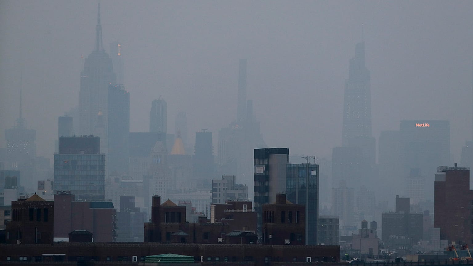 La ciudad de Nueva York entre la niebla