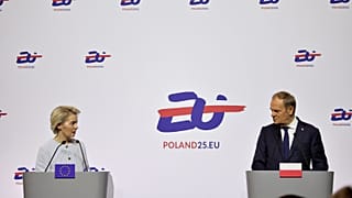 Donald Tusk dijo a Ursula von der Leyen que Polonia no aplicaría el Pacto de Migración.