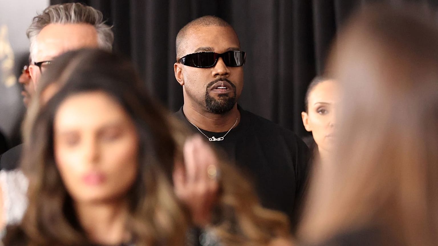 Kanye West nefret dolu ve tehlikeli söylemlerde bulunuyor