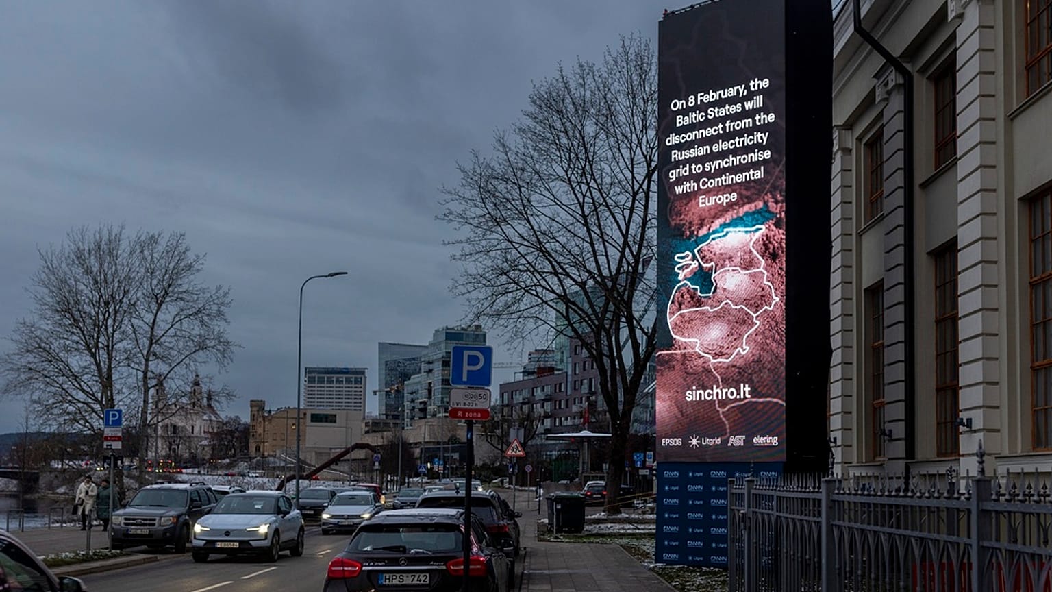 Baner informujący w pobliżu Muzeum Energetyki w Wilnie