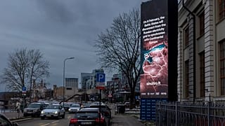 Baner informujący w pobliżu Muzeum Energetyki w Wilnie