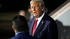Präsident Donald Trump wird vor dem Einsteigen in die Air Force One auf der Naval Air Station Joint Reserve Base in New Orleans am Sonntag, 9. Februar 2025, abgebildet. 