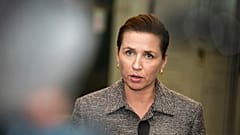 Danimarka Başbakanı Mette Frederiksen, Kopenhag'daki Başbakanlık Ofisi'nde Grönland ile ilgili parti liderleriyle yaptığı toplantının ardından konuşurken.