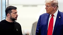 الرئيس السابق دونالد ترامب يجتمع مع الرئيس الأوكراني فولوديمير زيلينسكي في برج ترامب، في 27 سبتمبر/أيلول 2024، في نيويورك