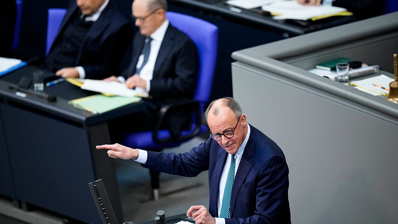 Scholz és Merz a Bundestag keddi ülésén