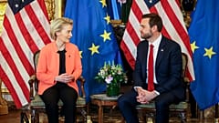 Ursula von der Leyen und JD Vance trafen sich am Dienstag.