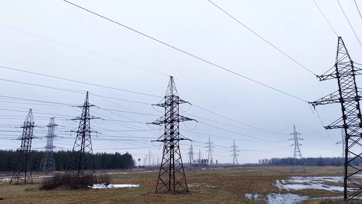 Sube el precio de la electricidad en Estonia tras el corte de la red rusa