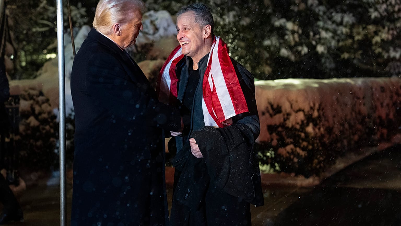 Prezydent Donald Trump powitał Marka Fogela przed Białym Domem.