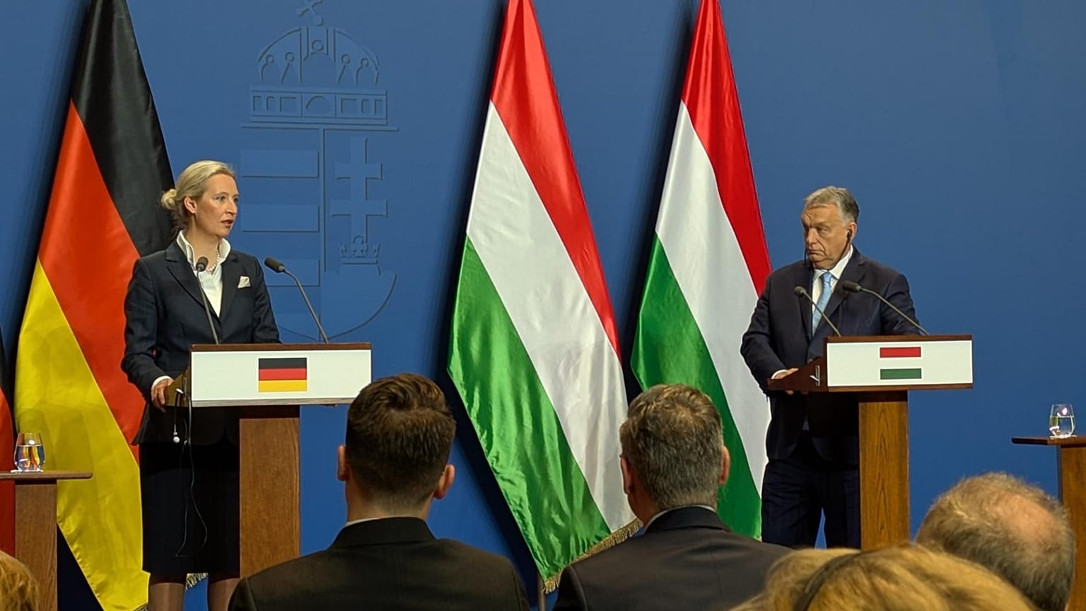 Az AfD társelnökének és a magyar miniszterelnöknek a közös sajtótájékoztatója