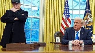 Elon Musk, ABD Başkan Donald Trump, Beyaz Saray'daki Oval Ofis'te gazetecilerle konuşurken, 11 Şubat 2025