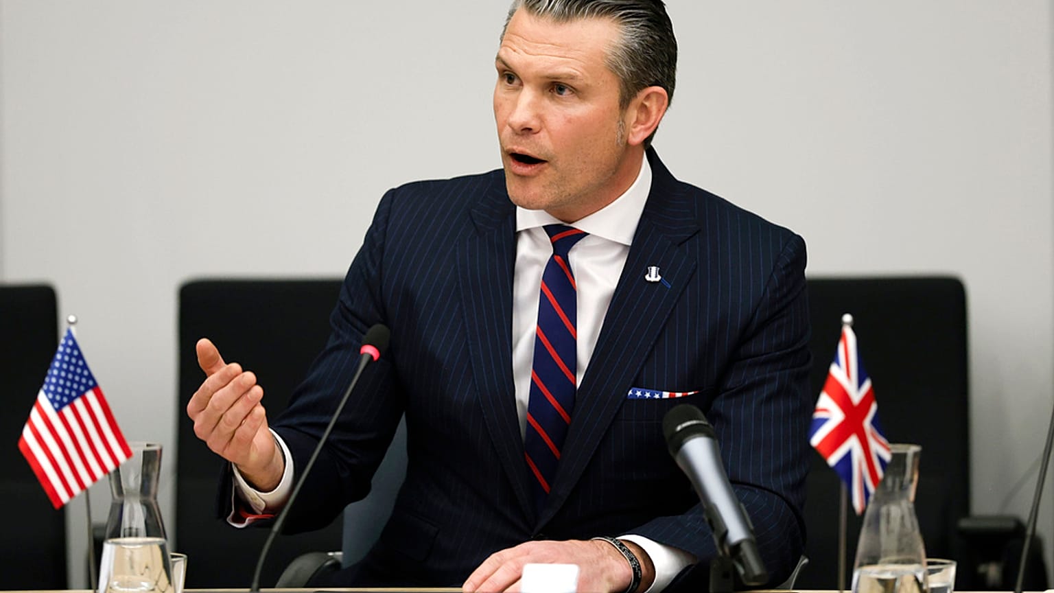 Pete Hegseth Brüsszelben