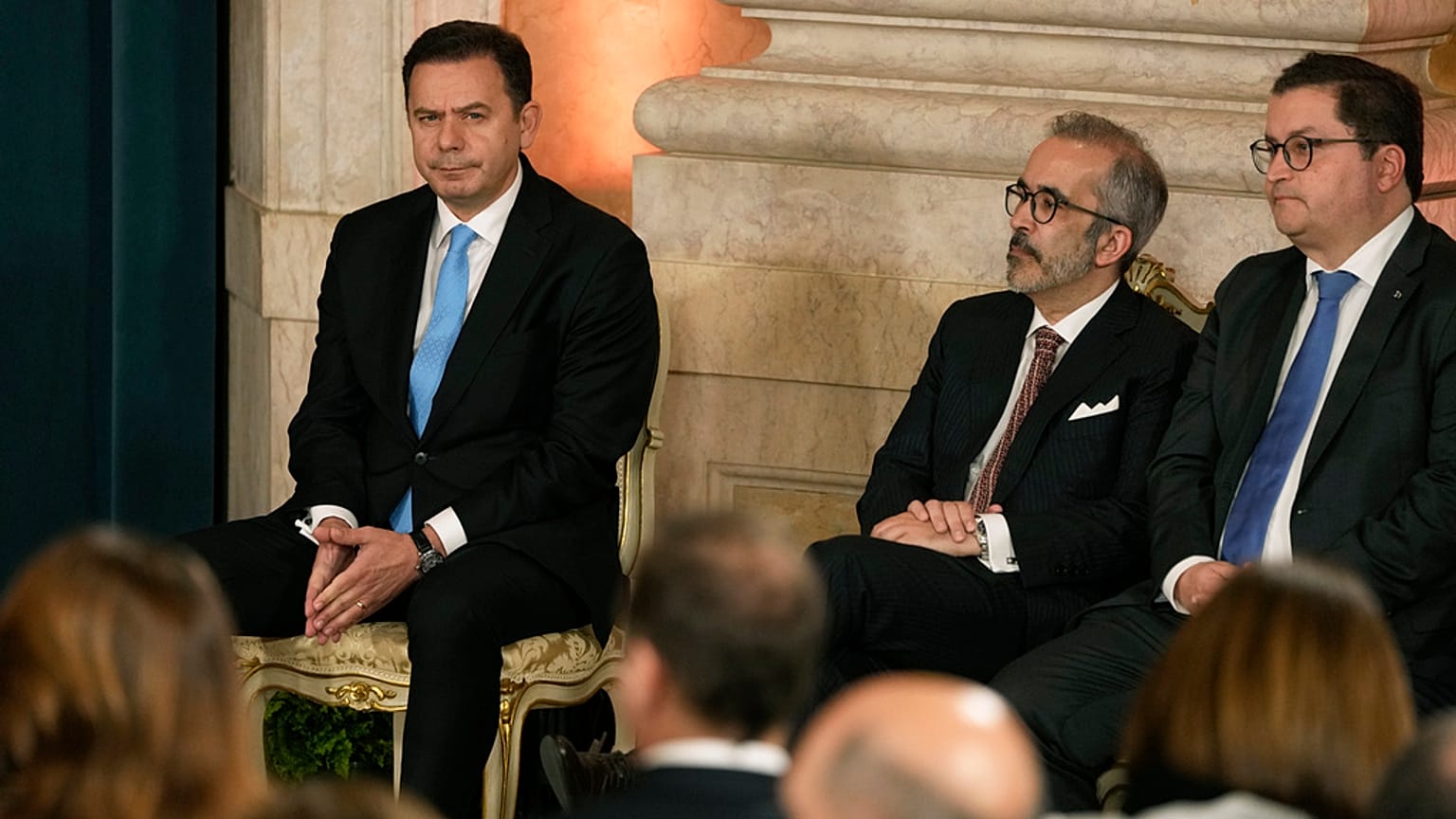 Primeira mini remodelação do Governo