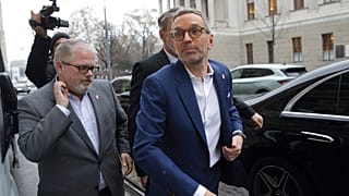 El líder del Partido de la Libertad de Austria, Herbert Kickl, llega a la sede de su partido en Viena, Austria, el miércoles 12 de febrero de 2025.