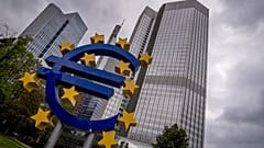 ECB, küresel ticarette daha fazla sürtüşmenin Euro bölgesi büyümesi üzerinde baskı yaratabileceği konusunda uyarıyor 
