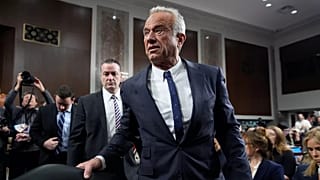 Robert F. Kennedy Jr. comparece numa audição antes da sua confirmação como Secretário de Estado da Saúde dos EUA, em fevereiro de 2025.