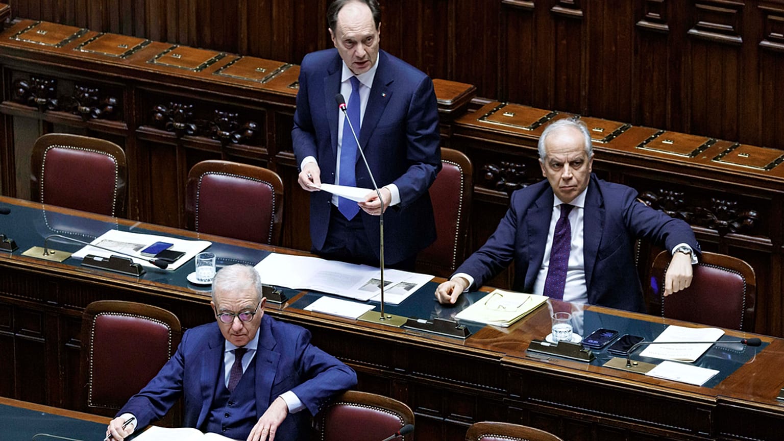 Vita az olasz parlamentben a kémkedési ügyről