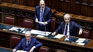 Vita az olasz parlamentben a kémkedési ügyről