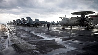 USS Harry Truman uçak gemisi, Hırvatistan'ın Split kenti açıklarında seyir halindeyken, 14 Şubat 2022