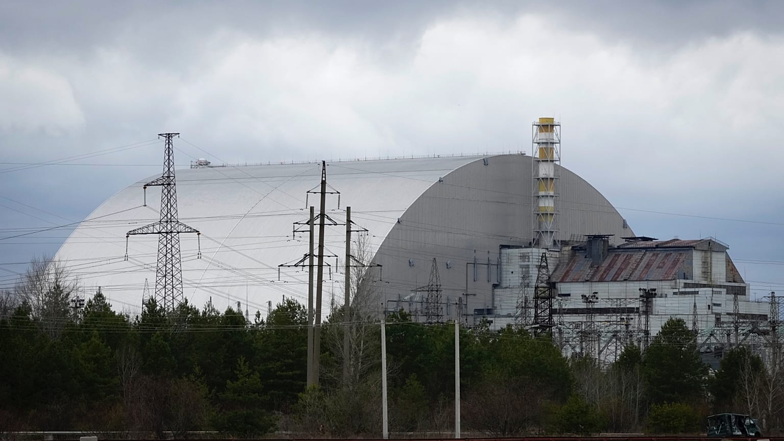 Das Kernkraftwerk Tschernobyl wird von einem Sarkophag geschützt.