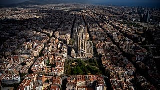 Vista della basilica della Sagrada Família progettata dall'architetto Antoni Gaudí, Barcellona, Spagna, 16 ottobre 2024