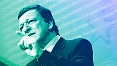 DOSYA: Jose Manuel Barroso, Brüksel'deki AB merkezinde bir basın toplantısı sırasında konuşurken el kol hareketleri yapıyor, Ekim 2008