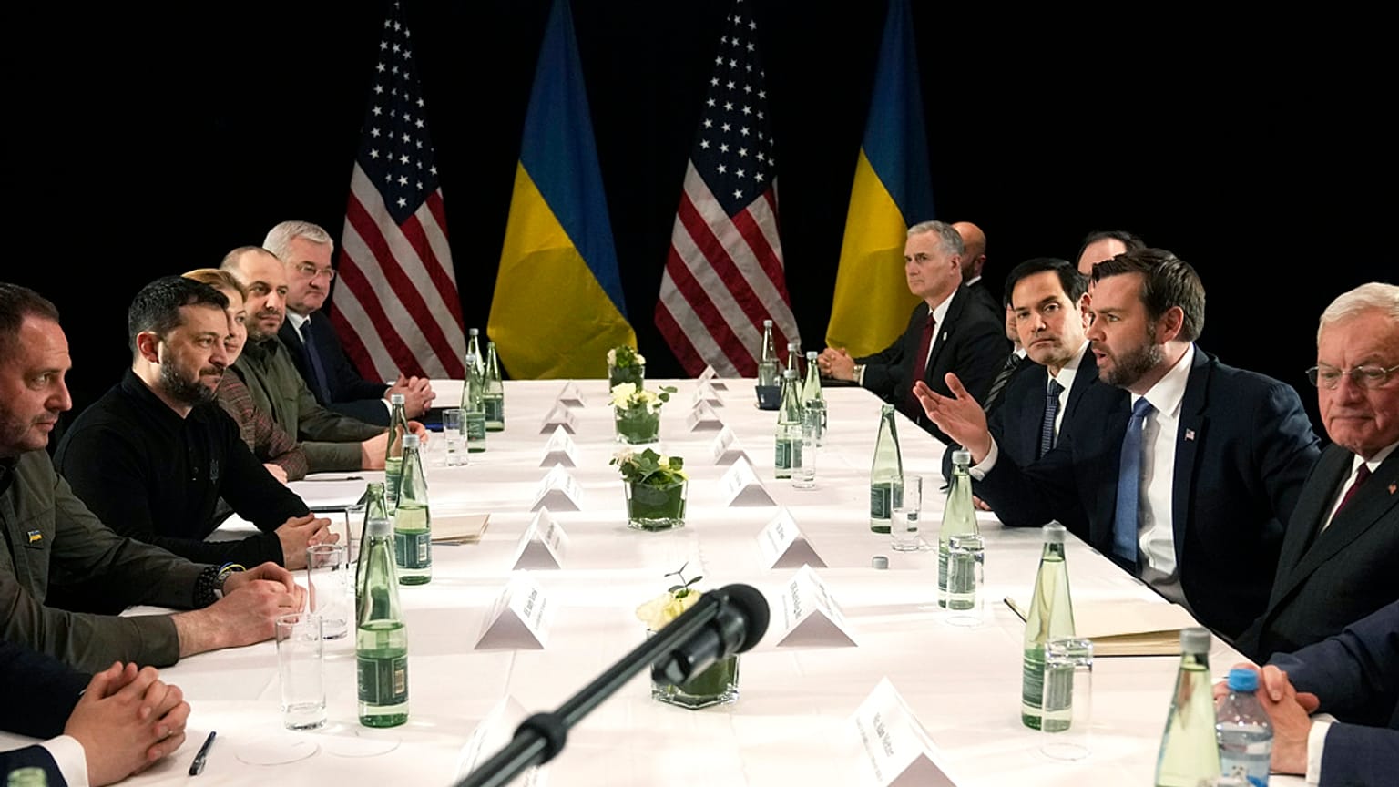 Zelenszkij és Vance tárgyalása Münchenben
