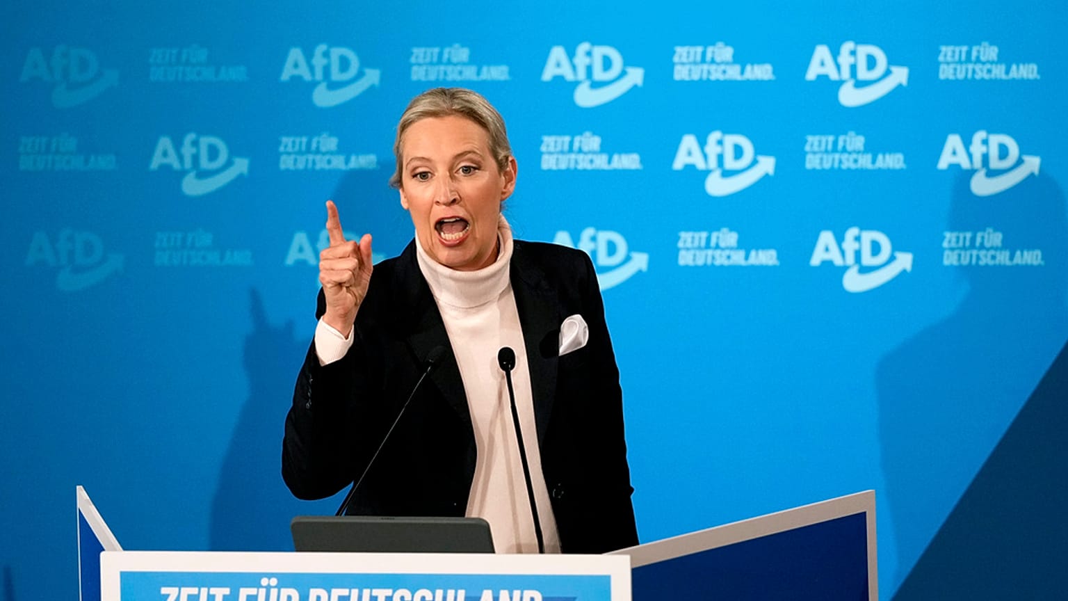Almanya için Alternatif (AfD) partisinin liste başı adayı Alice Weidel, 9 Şubat 2025 Pazar günü Almanya'nın Heidenheim kentinde.