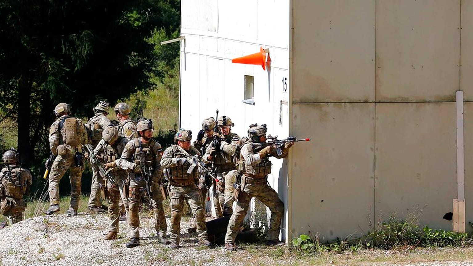 Soldati partecipano a un'esercitazione della U.S. Army Global Response Force a Hohenfels, in Germania