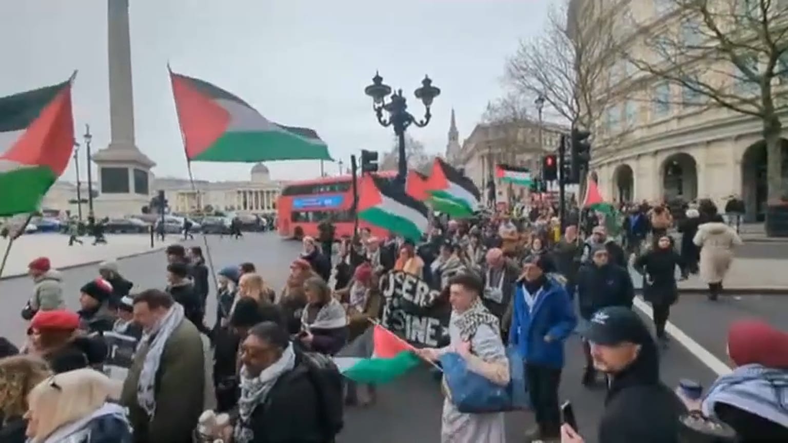 مظاهرة ضخمة في لندن دعماً للفلسطينيين