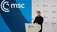 Ukrayna Devlet Başkanı Zelenskiy, 15 Şubat 2025, Cumartesi günü Almanya'nın Münih kentinde düzenlenen Münih Güvenlik Konferansı sırasında konuşuyor