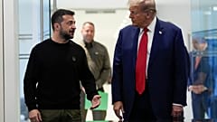 DATEI - Präsident Donald Trump trifft sich mit dem ukrainischen Präsidenten Volodymyr Zelenskyy im Trump Tower, 27. September 2024, in New York