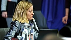 رئيسة وزراء إيطاليا جيورجيا ميلوني خلال قمة للاتحاد الأوروبي بقصر إغمونت في بروكسل، يوم الاثنين 3 شباط/فبراير 2025.