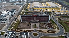 Auf dem  ehemaligen Opel-Automobilwerk befindet sich nun ein DHL-Logistikzentrum
