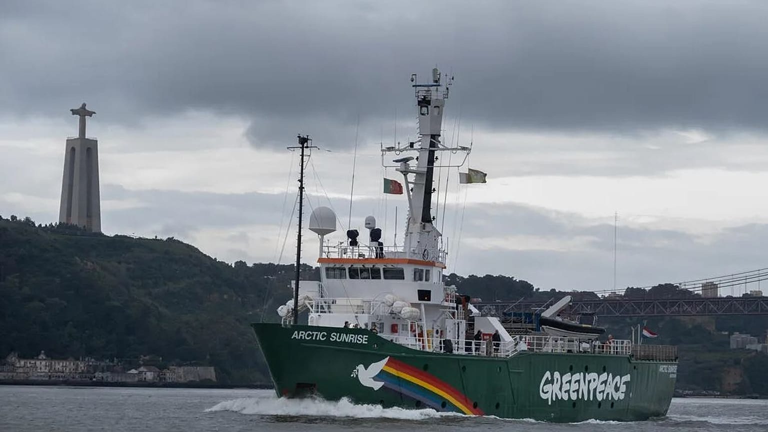 Arctic Sunrise chegou a Lisboa no passado sábado, 15 de fevereiro