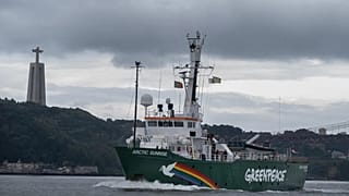 Arctic Sunrise chegou a Lisboa no passado sábado, 15 de fevereiro