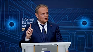 Premier Polski Donald Tusk wygłasza przemówienie na konferencji prasowej na zakończenie szczytu UE w Brukseli.