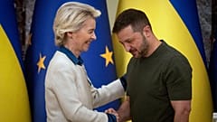 az Európai Bizottság elnöke, Ursula von der Leyen és Volodimir Zelenszkij ukrán elnök