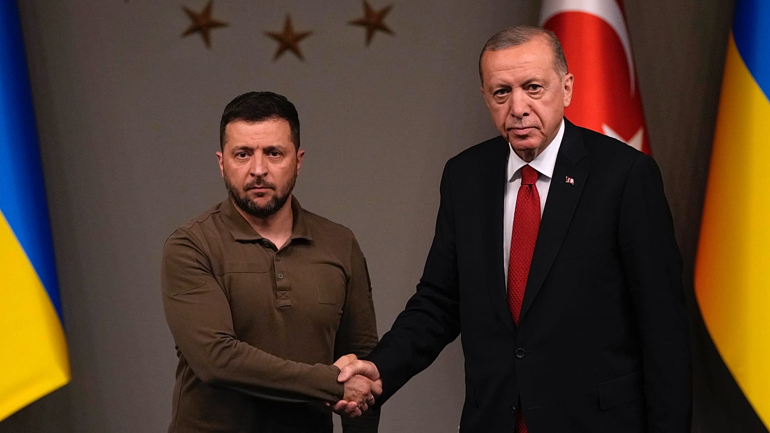 Ukrayna Cumhurbaşkanı Zelenskiy (solda) ve Cumhurbaşkanı Erdoğan (Arşiv)