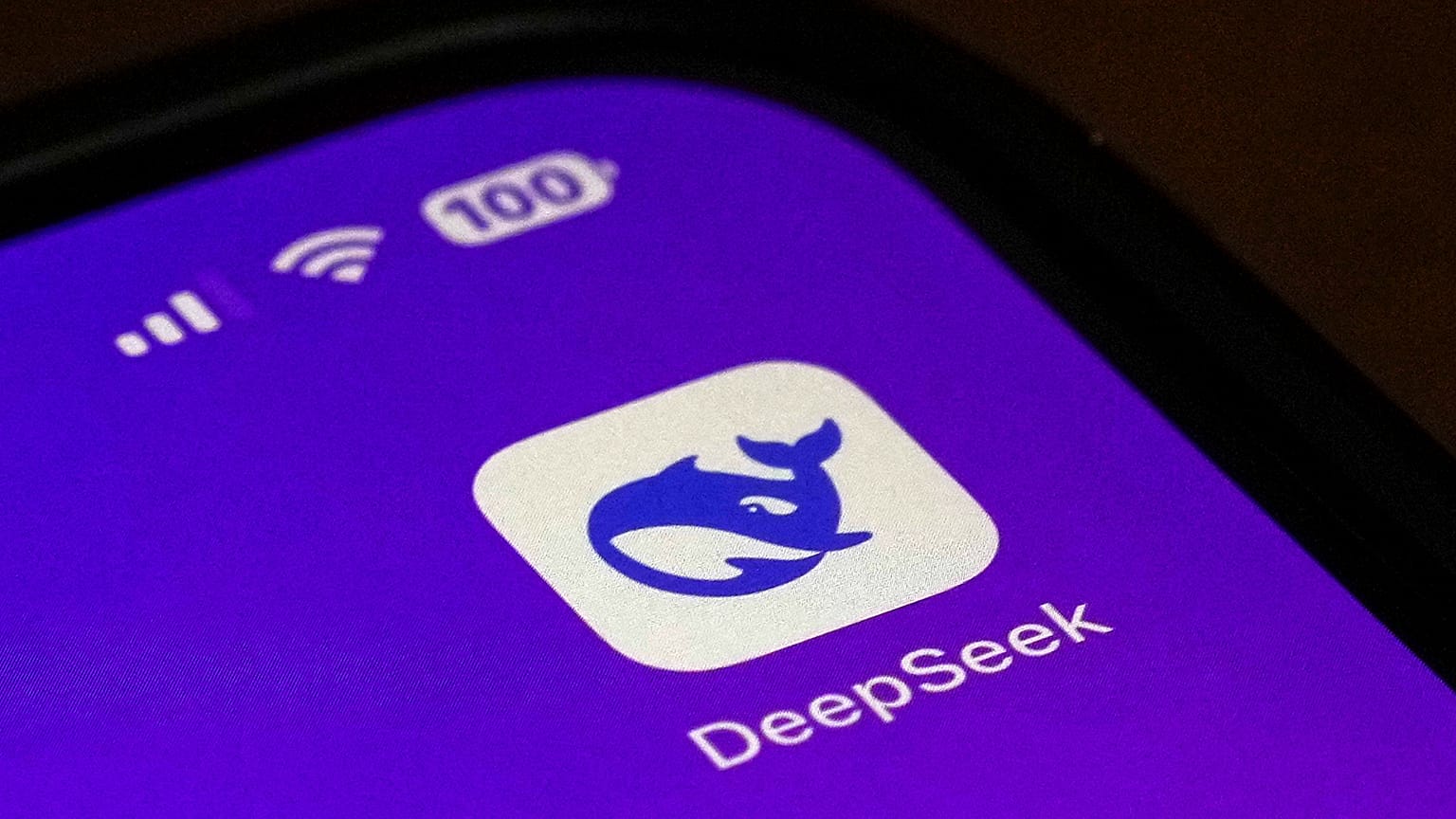 أيقونة تطبيق (DeepSeek) للهواتف الذكية على شاشة هاتف ذكي في بكين، الثلاثاء 28 يناير/كانون الثاني 2025
