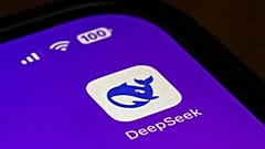 أيقونة تطبيق (DeepSeek) للهواتف الذكية على شاشة هاتف ذكي في بكين، الثلاثاء 28 يناير/كانون الثاني 2025
