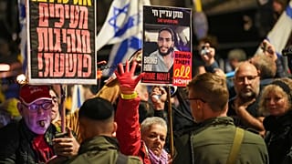 Les familles des otages participent à un rassemblement marquant les 500 jours de leur captivité et demandant leur libération, à Jérusalem, le lundi 17 février.